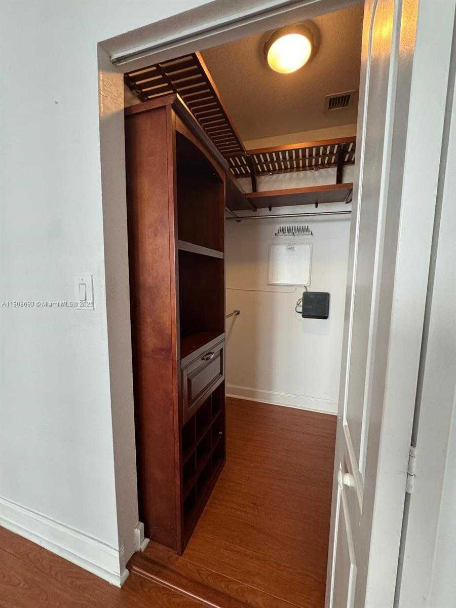 Small Image of 1830 RADIUS DR #1102, Hollywood Number 10