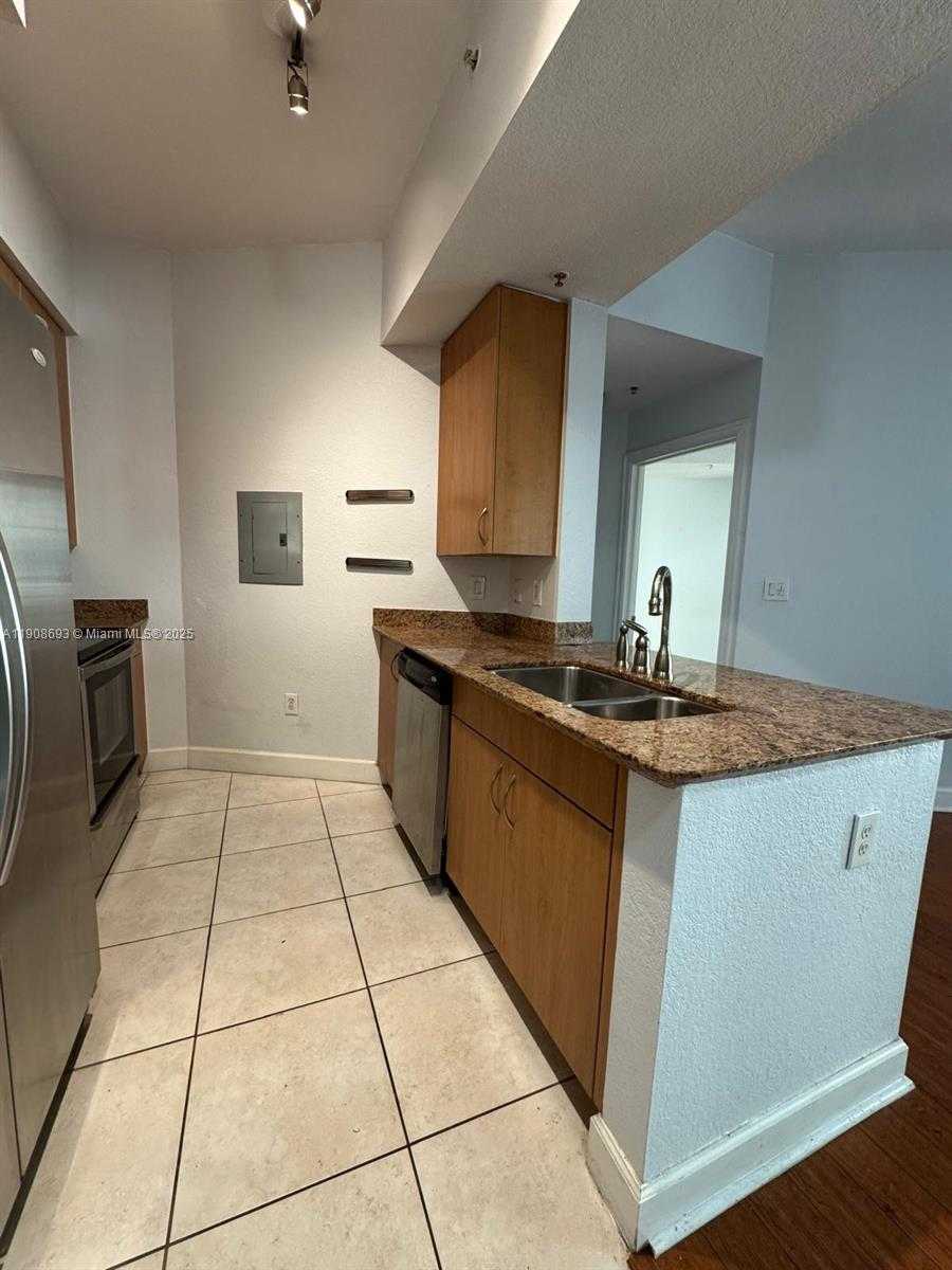 Small Image of 1830 RADIUS DR #1102, Hollywood Number 3