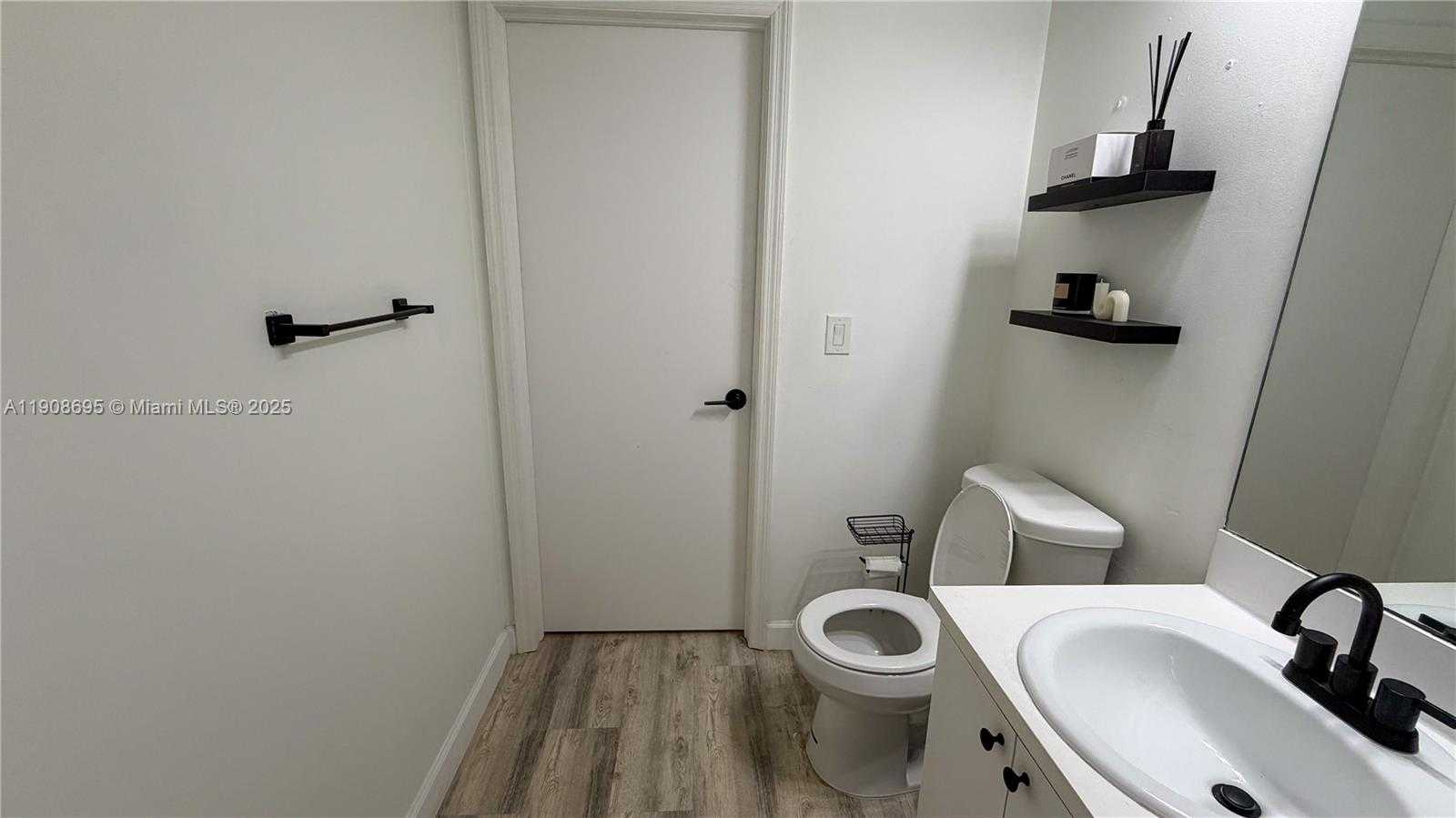 Small Image of 6420 NORTH WEST 114TH AVE #1322, Doral Number 16