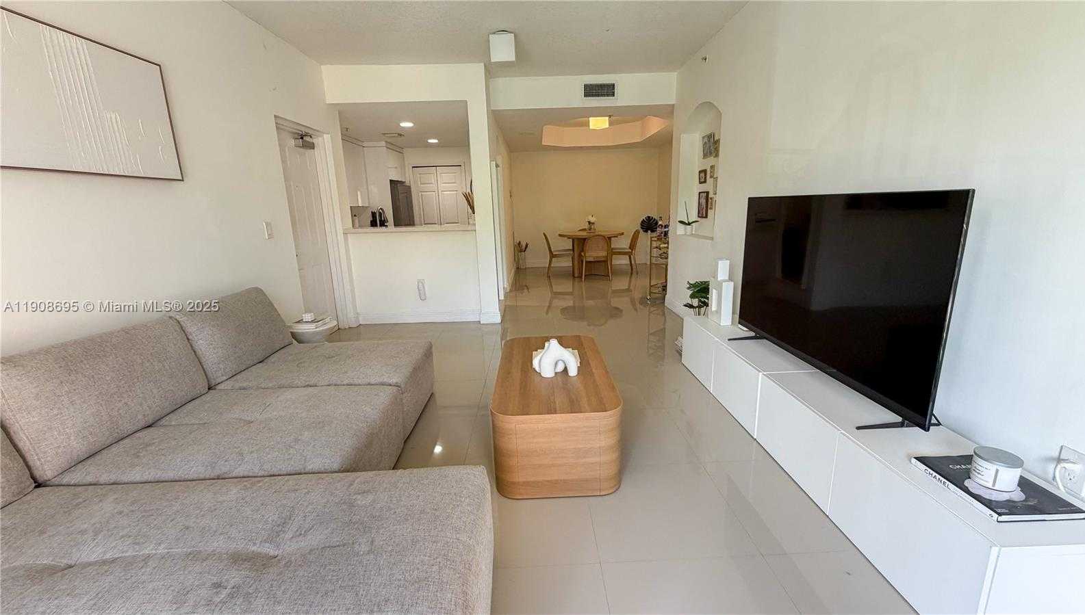 Small Image of 6420 NORTH WEST 114TH AVE #1322, Doral Number 5