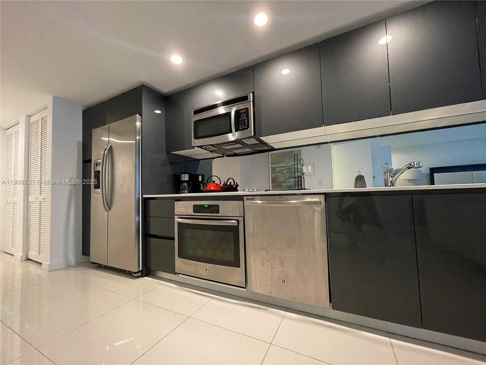 Small Image of 31 SOUTH EAST 6TH ST #2503, Miami Number 4