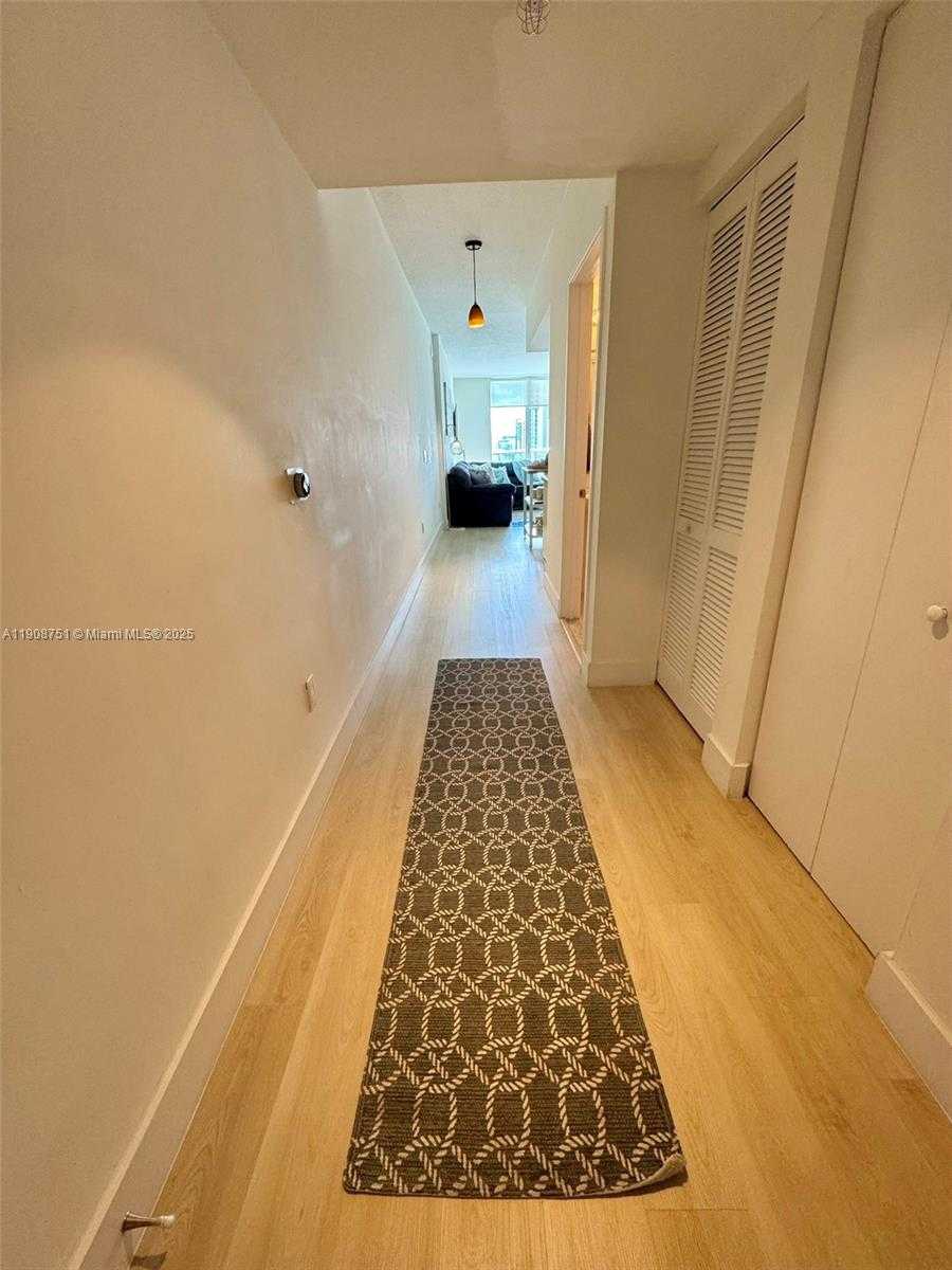 Small Image of 185 SOUTH WEST 7TH ST #1402, Miami Number 3