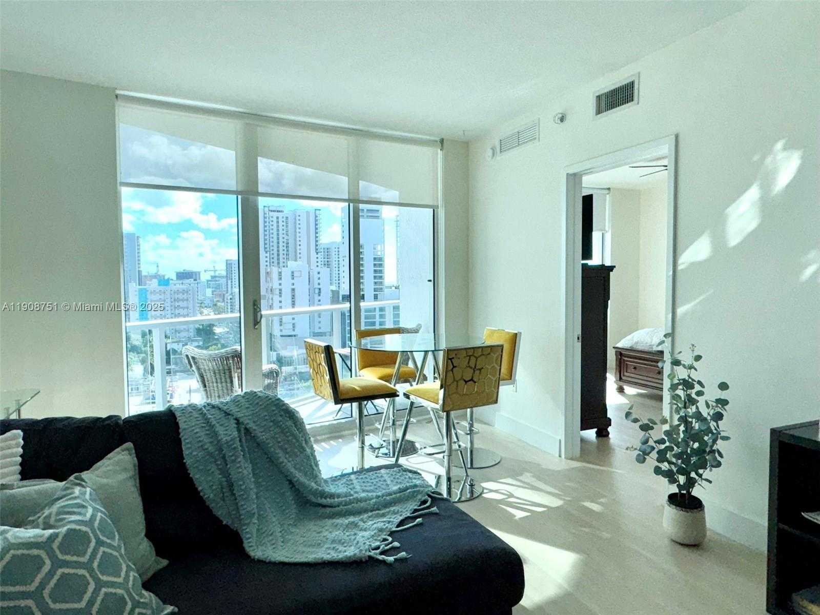 Small Image of 185 SOUTH WEST 7TH ST #1402, Miami Number 7