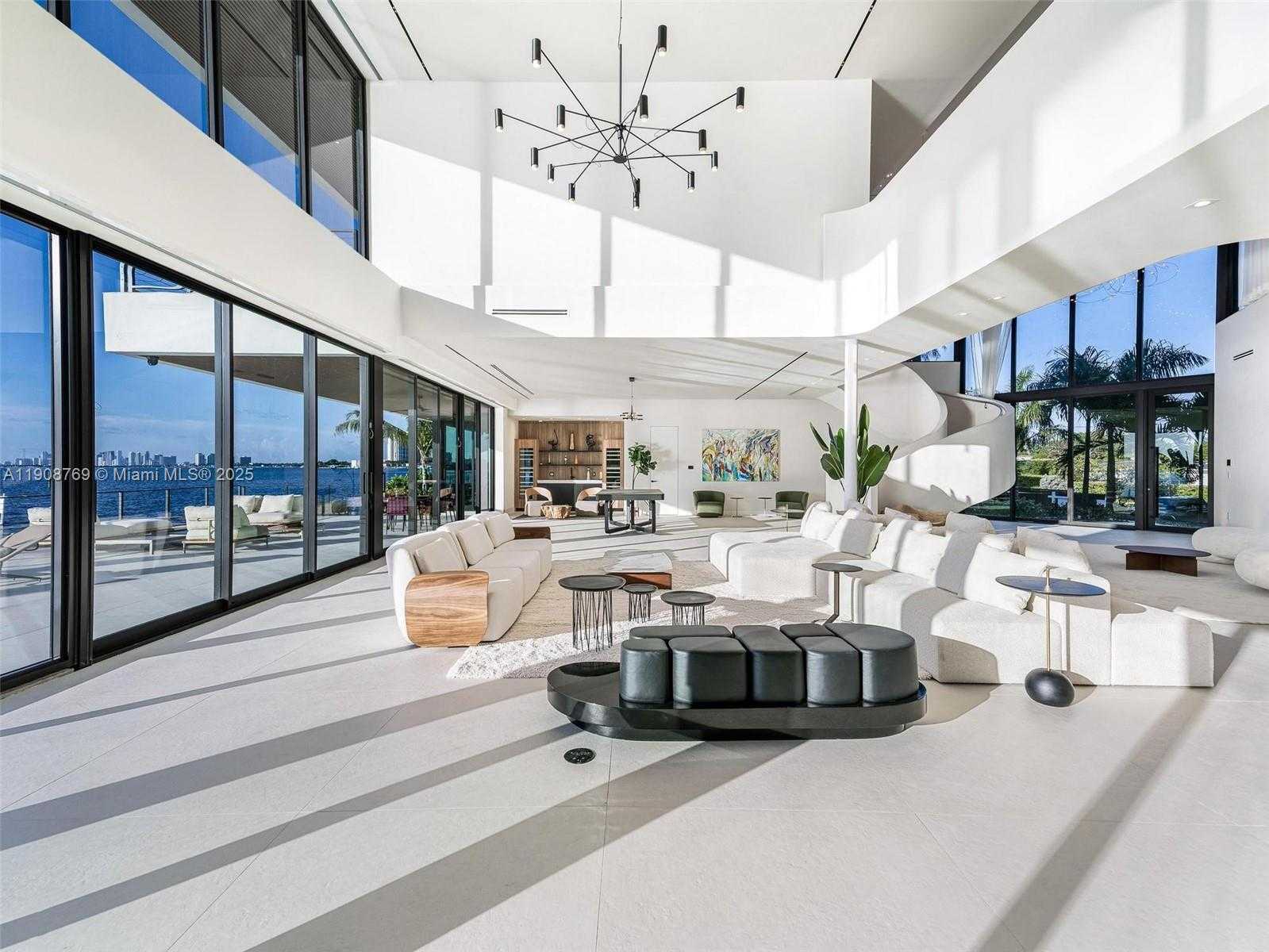 Small Image of 11400 NORTH BAYSHORE DR, North Miami Number 3