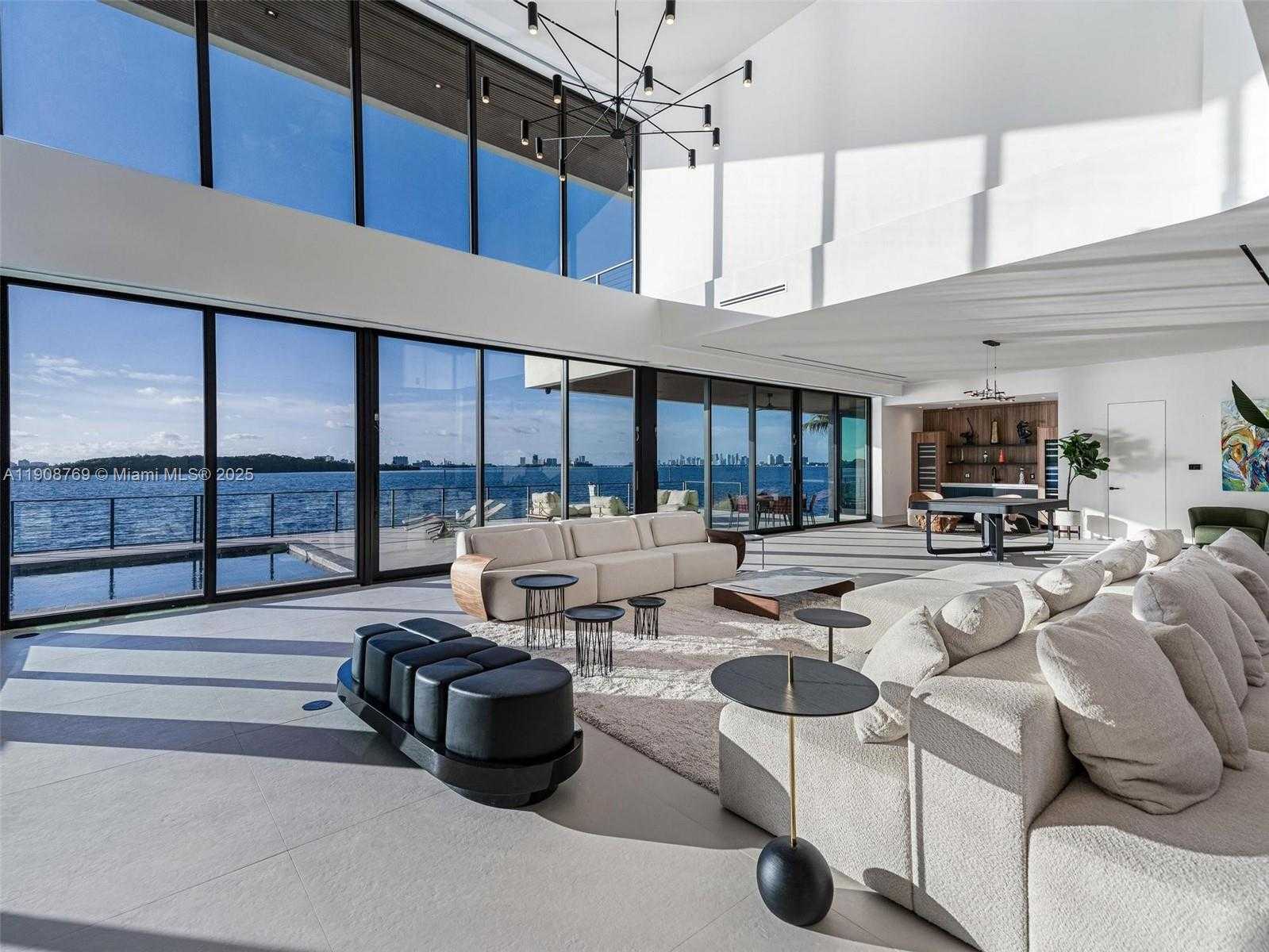 Small Image of 11400 NORTH BAYSHORE DR, North Miami Number 38