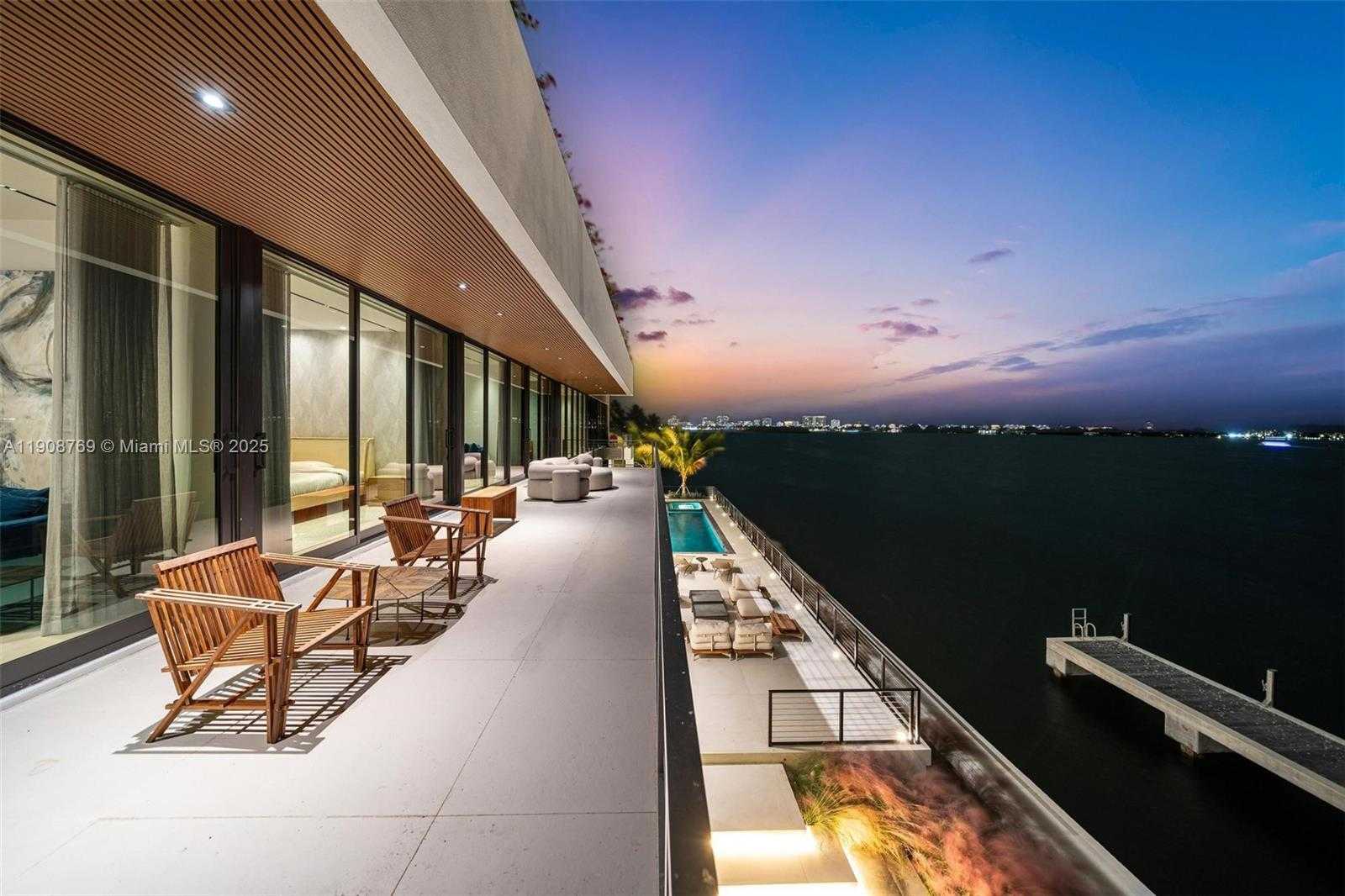 Small Image of 11400 NORTH BAYSHORE DR, North Miami Number 74