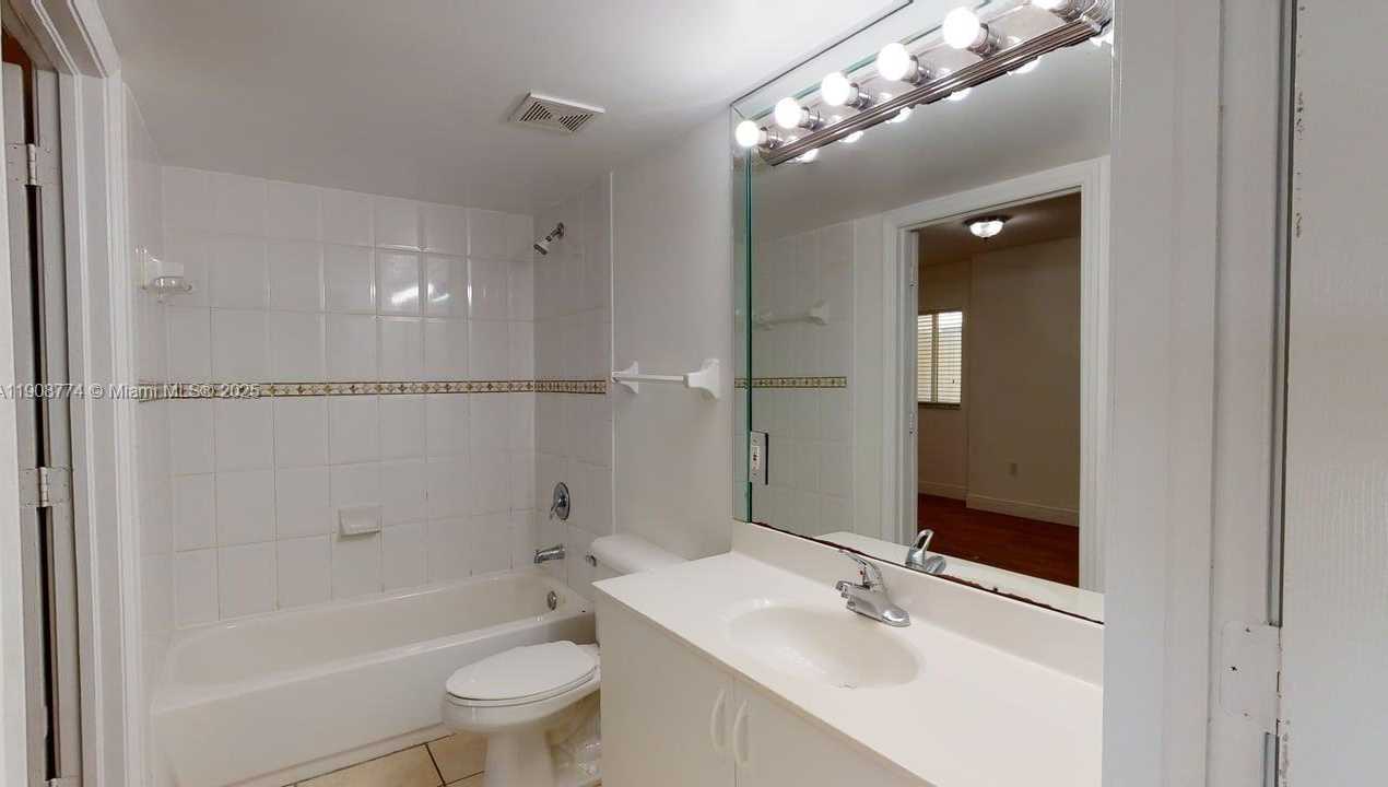 Small Image of 2415 NORTH WEST 16TH ST RD #410-1, Miami Number 19