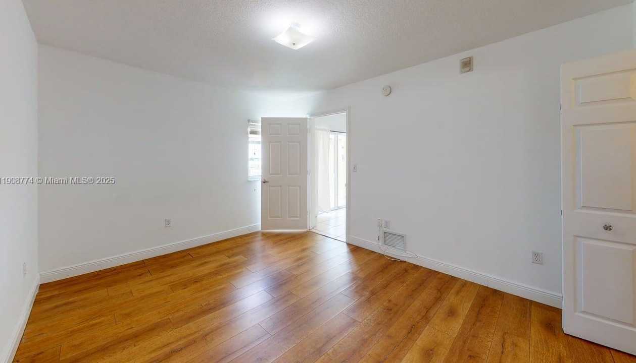 Small Image of 2415 NORTH WEST 16TH ST RD #410-1, Miami Number 22