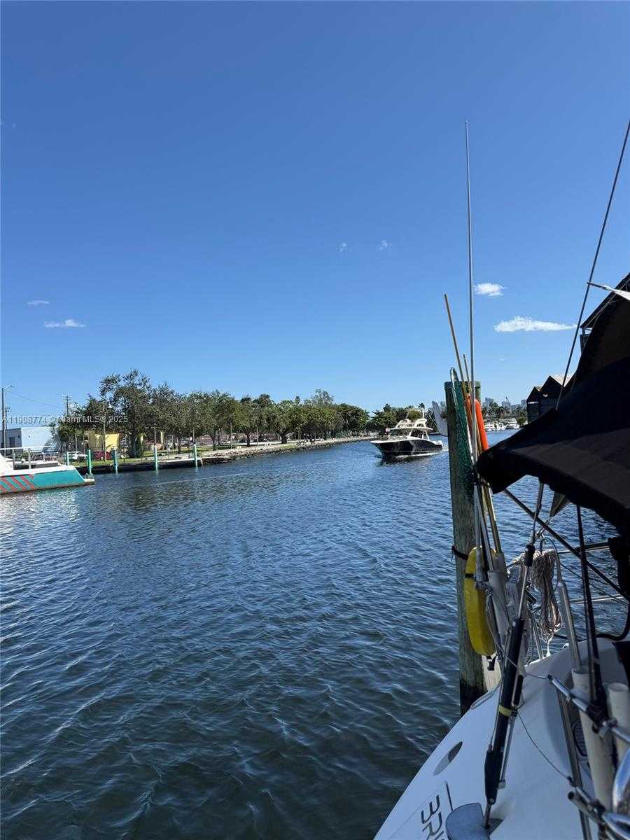 Small Image of 2415 NORTH WEST 16TH ST RD #410-1, Miami Number 31