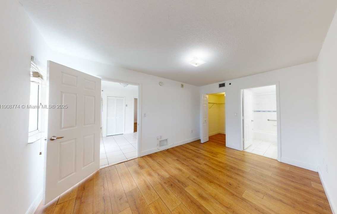 Small Image of 2415 NORTH WEST 16TH ST RD #410-1, Miami Number 4