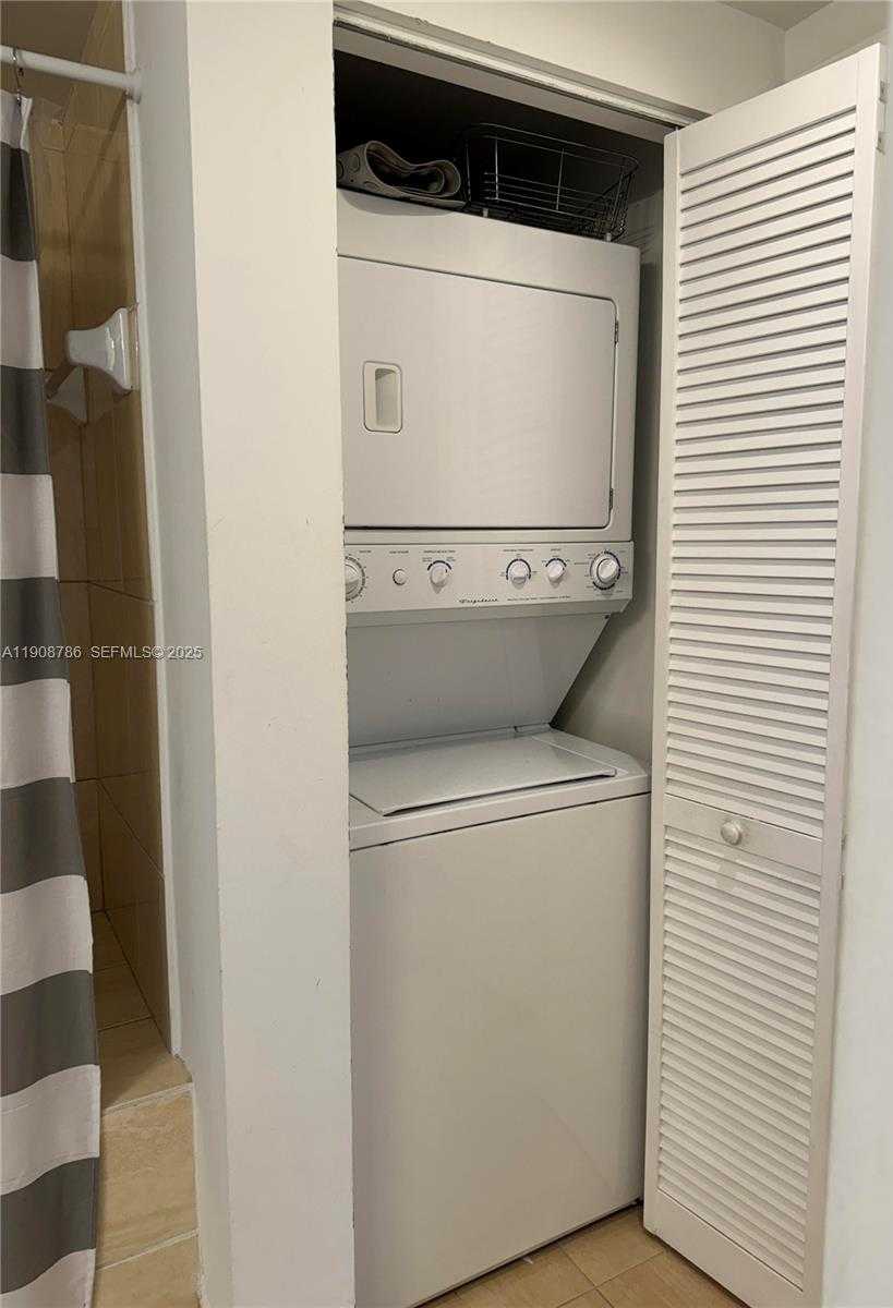 Small Image of 1750 NORTH BAYSHORE DR #2706, Miami Number 7