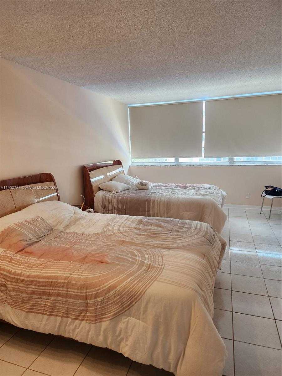 Small Image of 1890 SOUTH OCEAN DR #607, Hallandale Beach Number 12