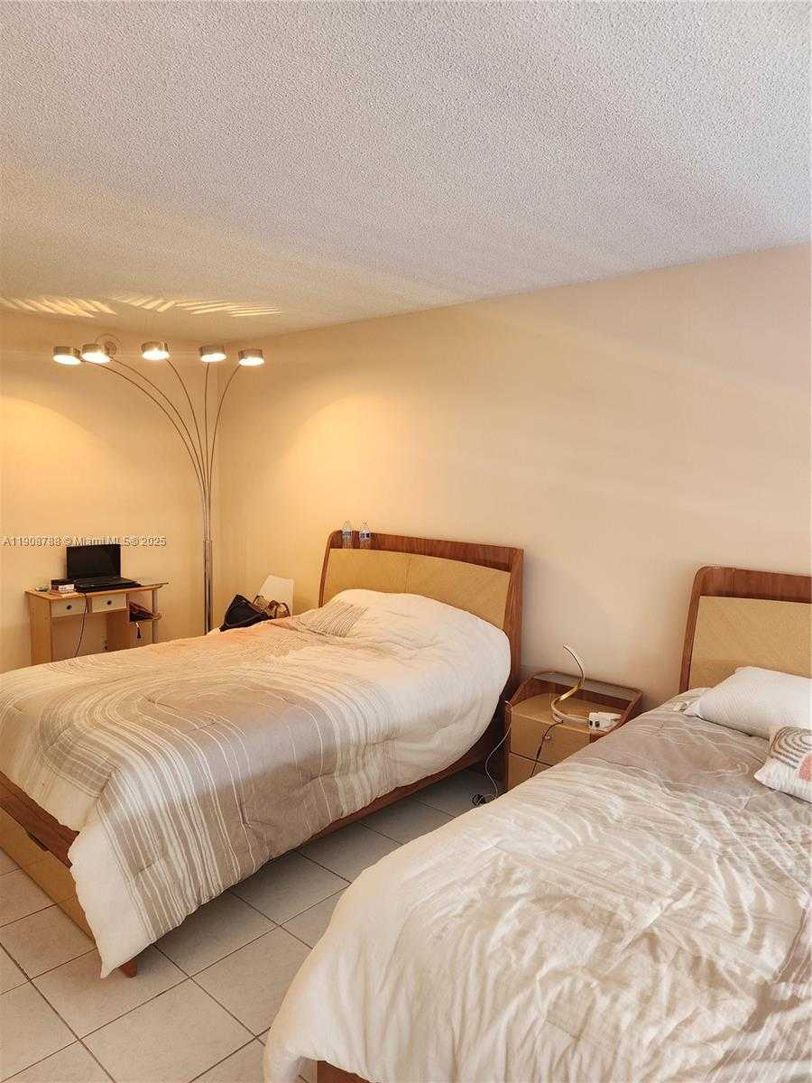 Small Image of 1890 SOUTH OCEAN DR #607, Hallandale Beach Number 13