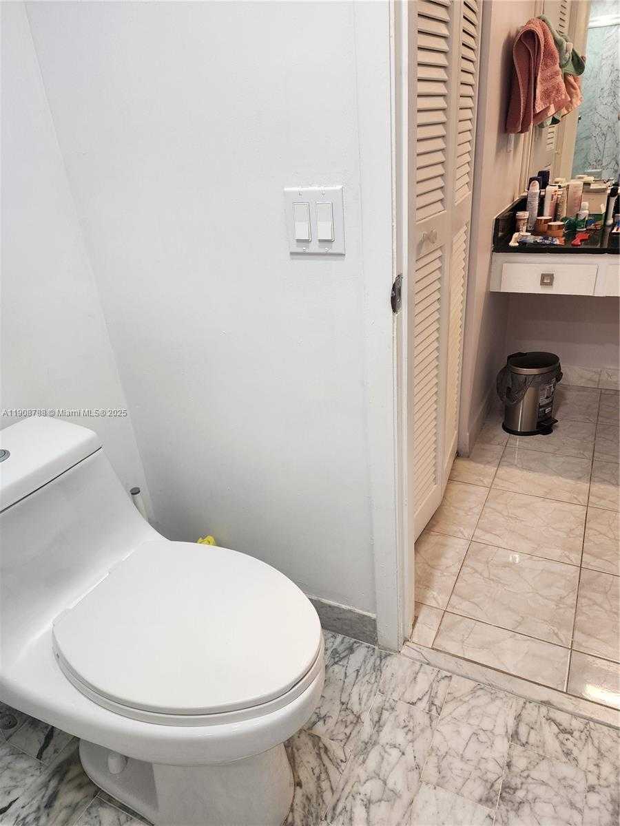 Small Image of 1890 SOUTH OCEAN DR #607, Hallandale Beach Number 16