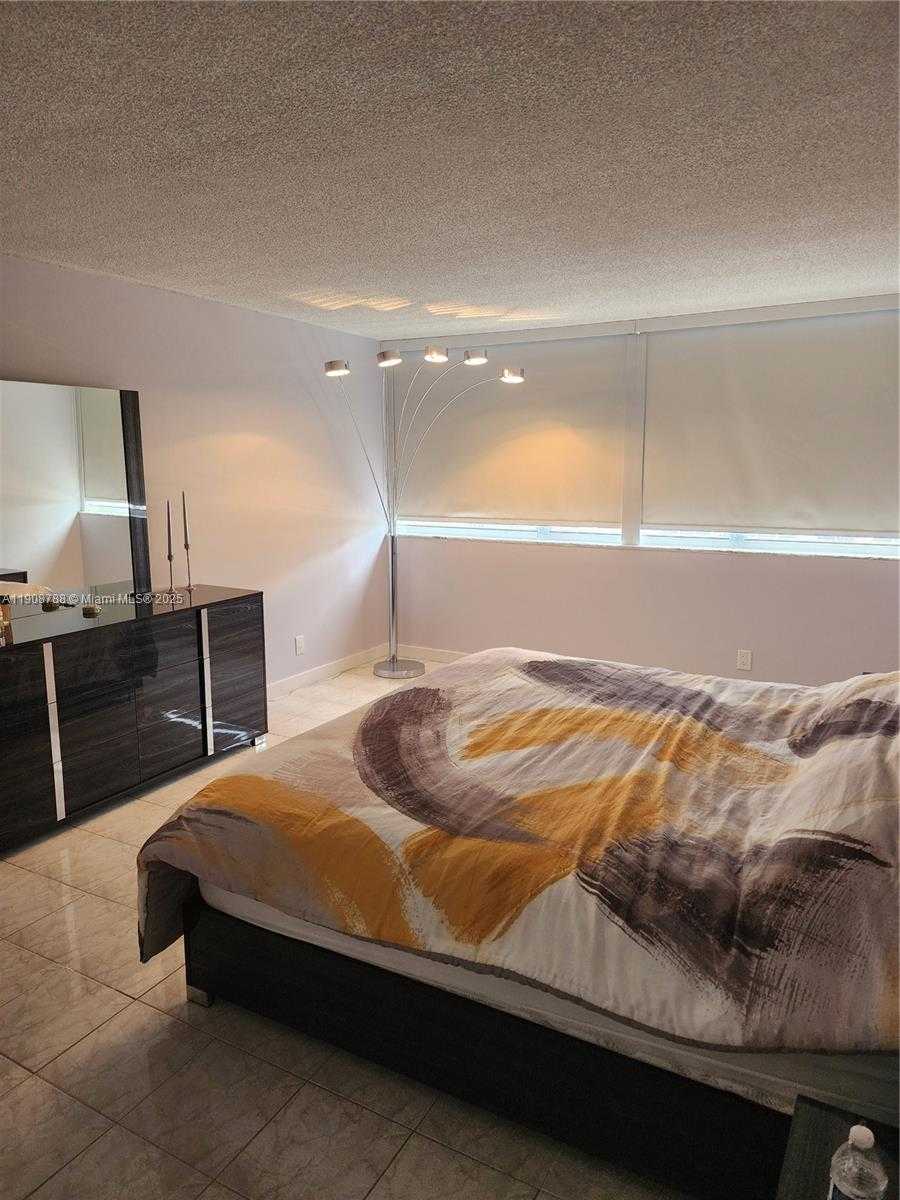 Small Image of 1890 SOUTH OCEAN DR #607, Hallandale Beach Number 18