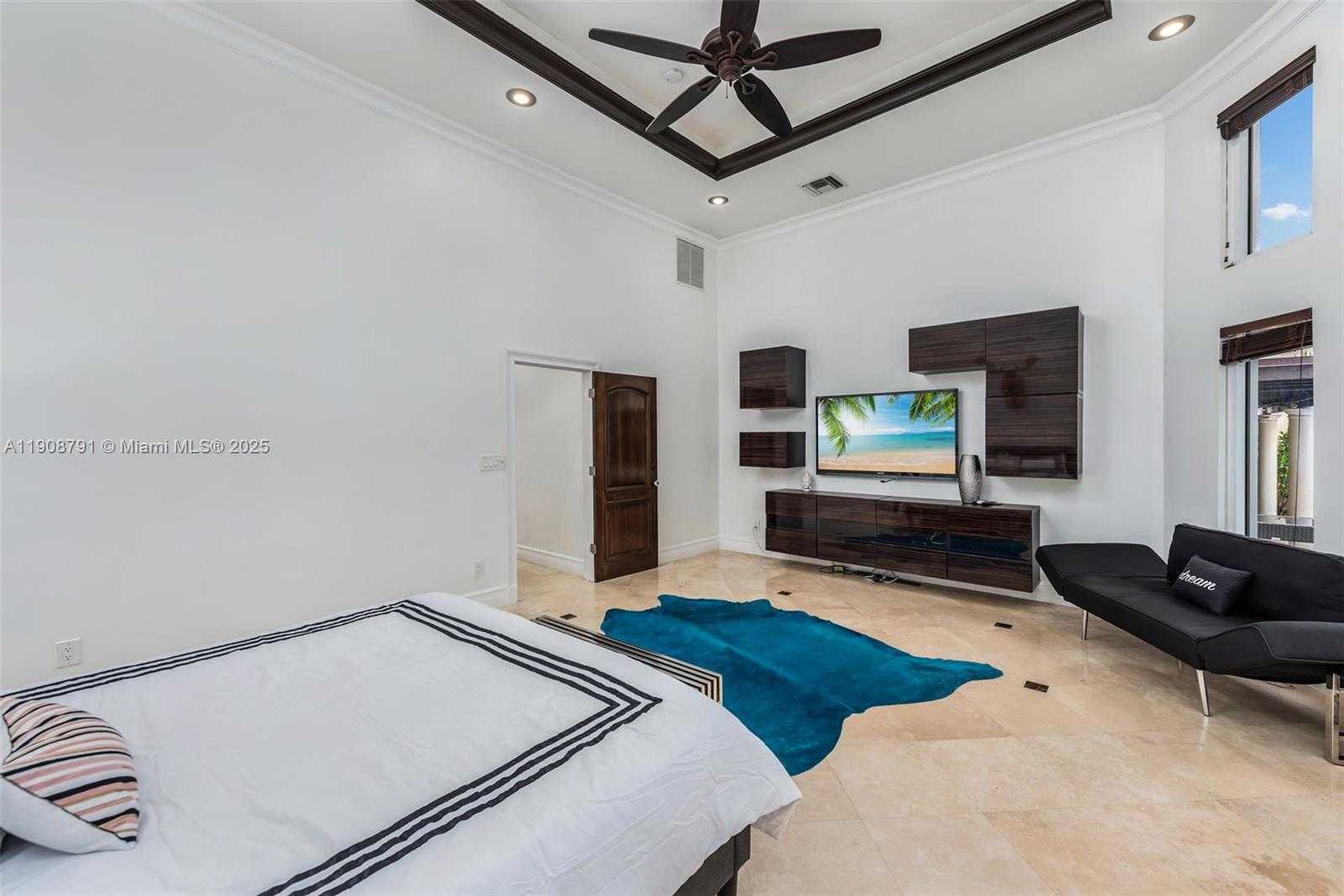 Small Image of 1051 NORTH EAST 89TH ST, Miami Number 15