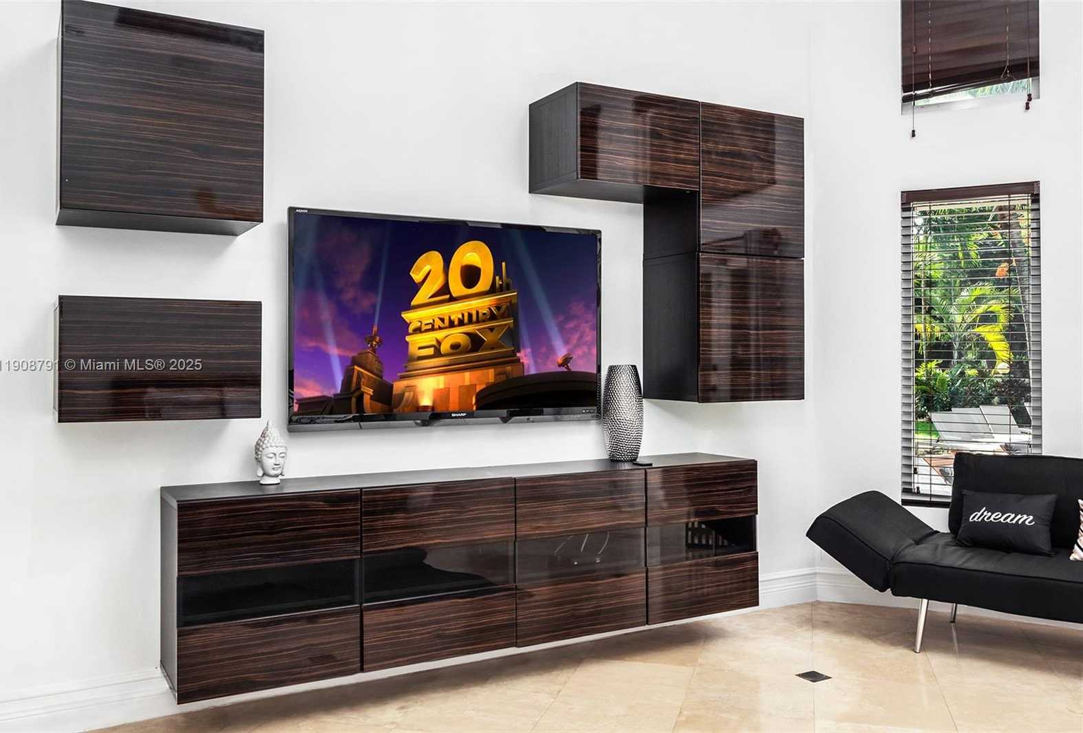 Small Image of 1051 NORTH EAST 89TH ST, Miami Number 16