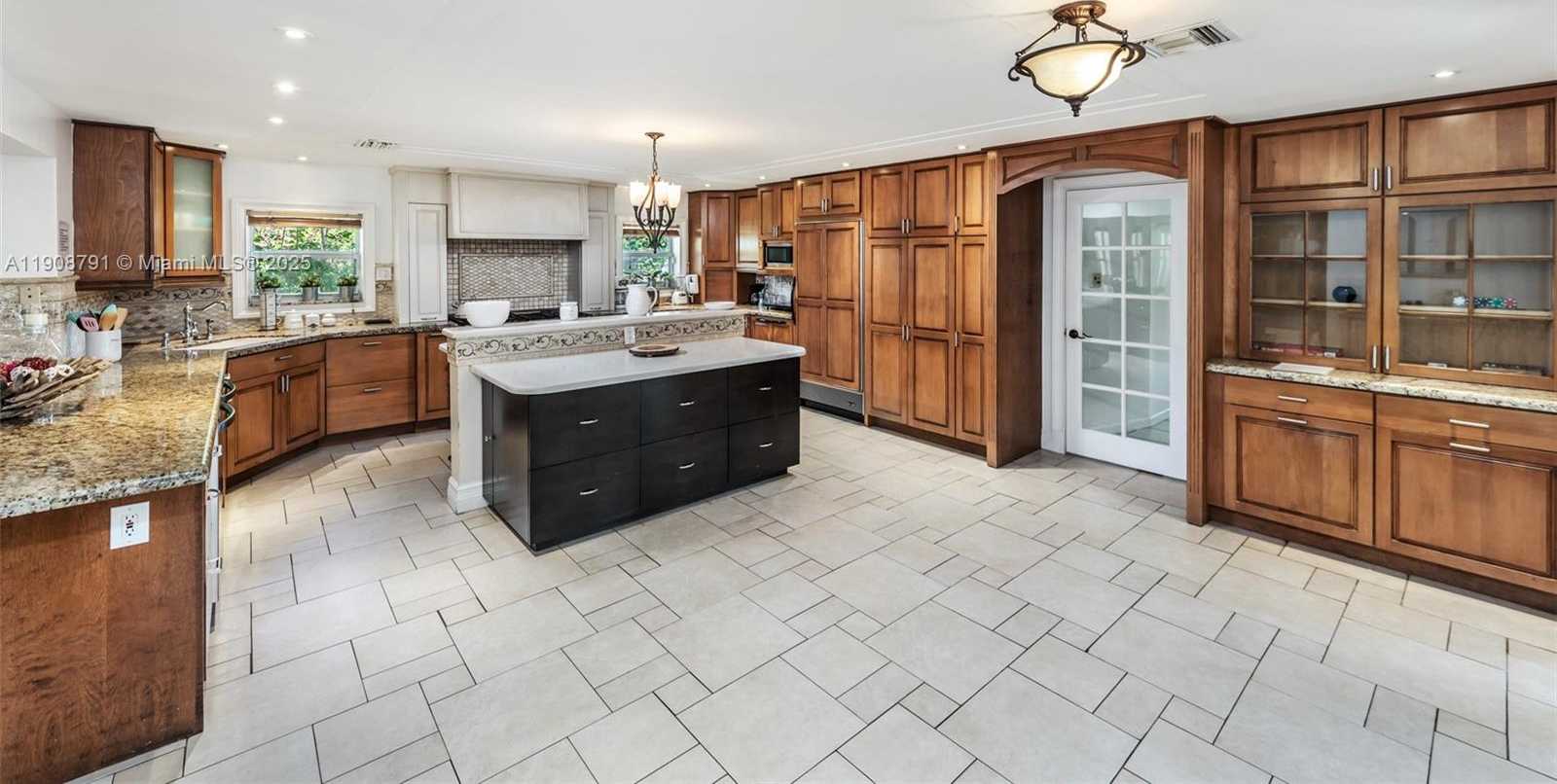 Small Image of 1051 NORTH EAST 89TH ST, Miami Number 23