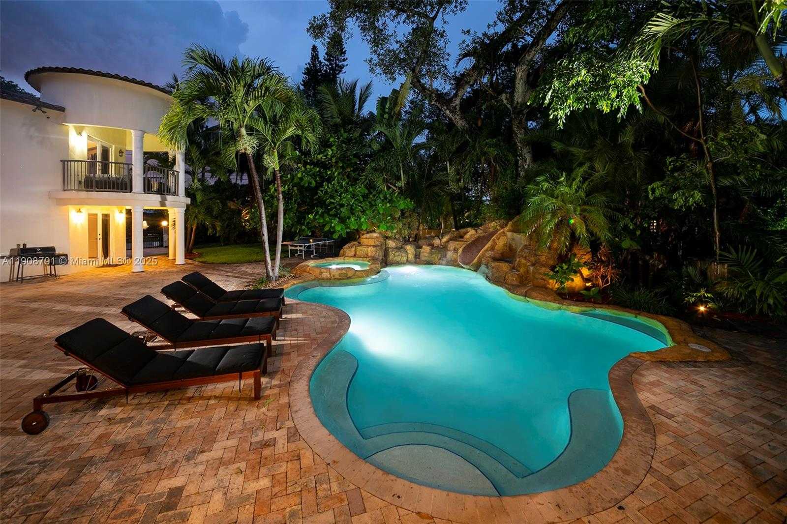 Small Image of 1051 NORTH EAST 89TH ST, Miami Number 3