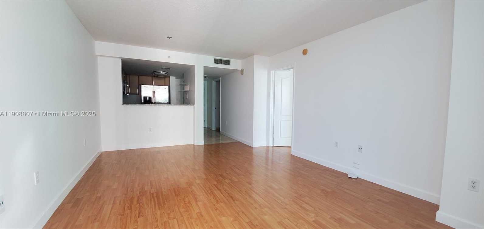 Small Image of 2101 BRICKELL AVE #1808, Miami Number 6