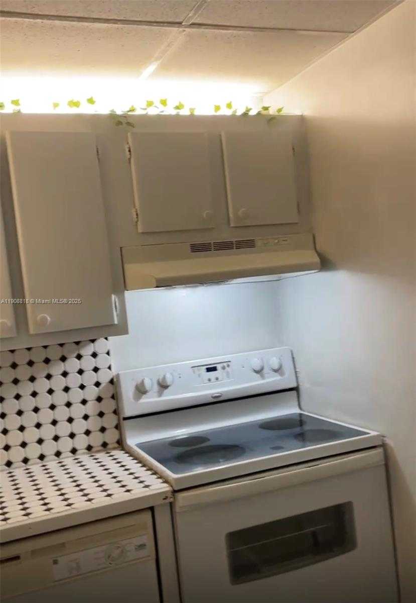 Small Image of 16851 NORTH EAST 23RD AVE #A-519, North Miami Beach Number 3