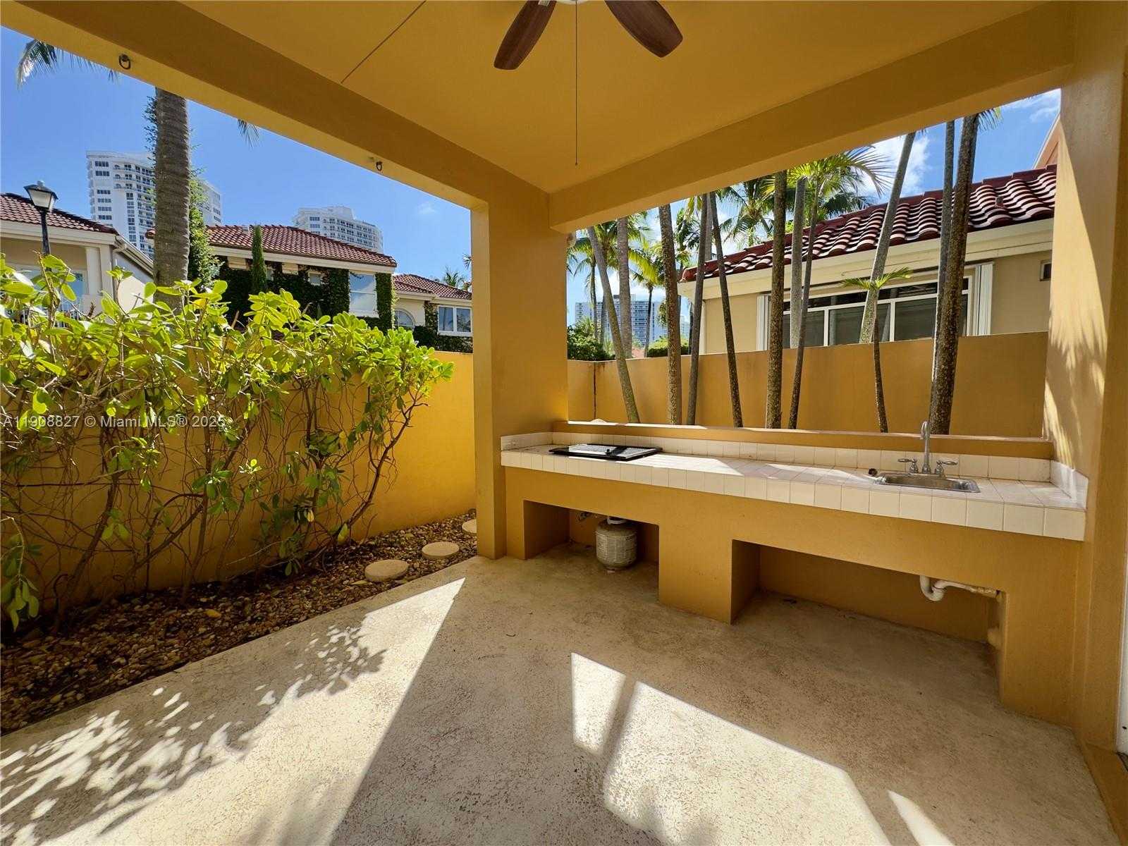 Small Image of 3728 NORTH EAST 208TH TER #3728, Aventura Number 12