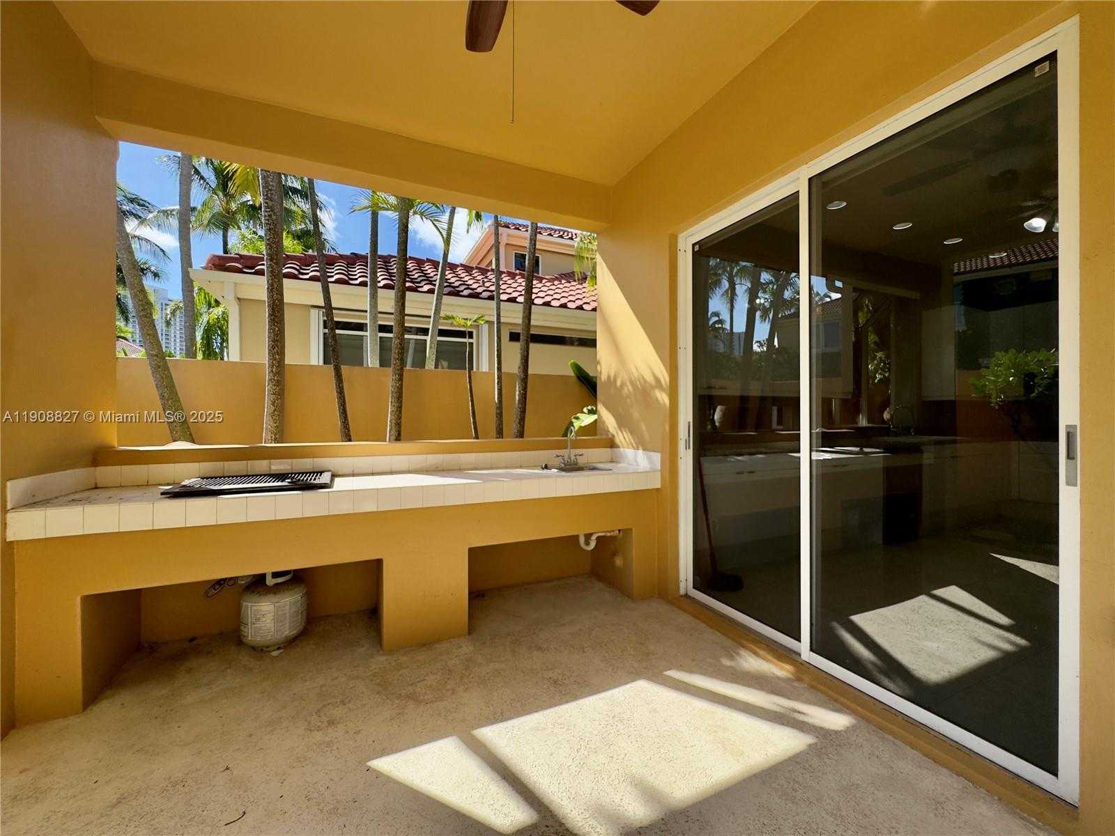 Small Image of 3728 NORTH EAST 208TH TER #3728, Aventura Number 13