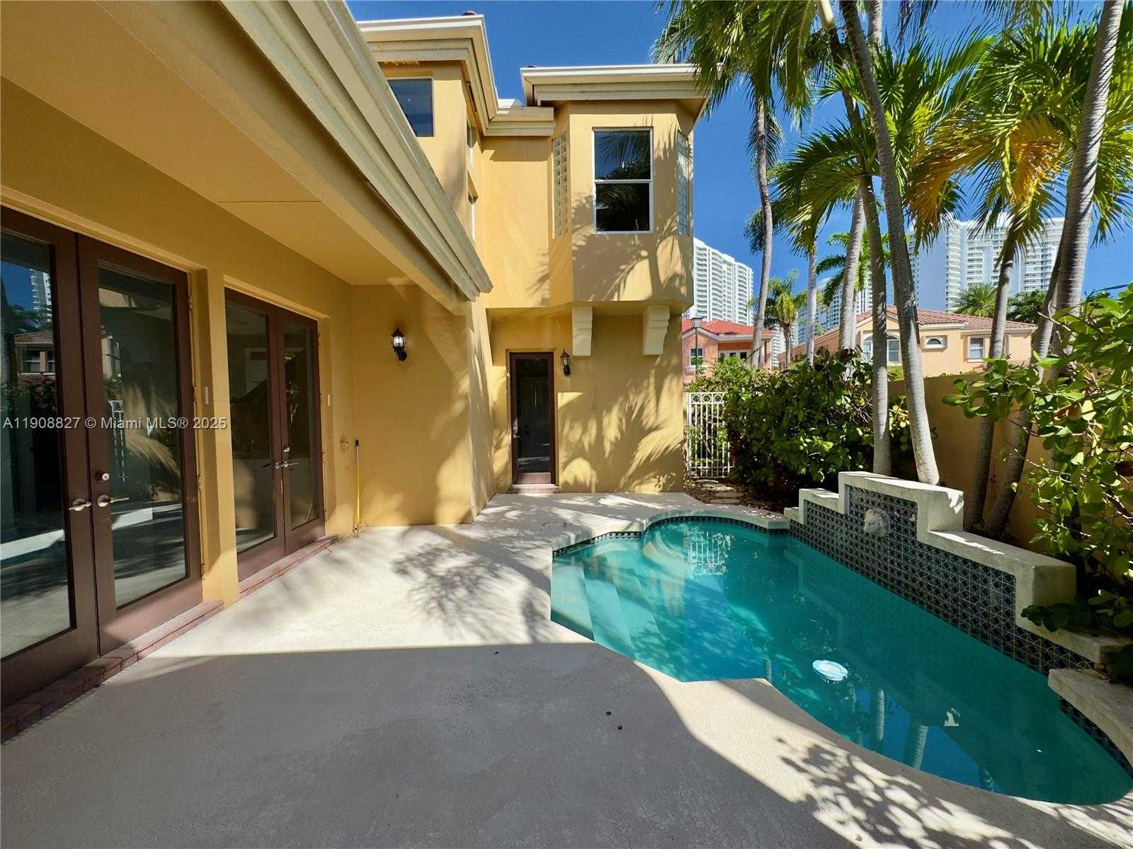 Small Image of 3728 NORTH EAST 208TH TER #3728, Aventura Number 14