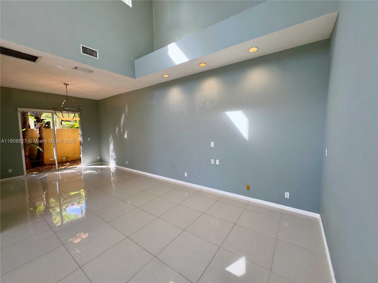 Small Image of 3728 NORTH EAST 208TH TER #3728, Aventura Number 6