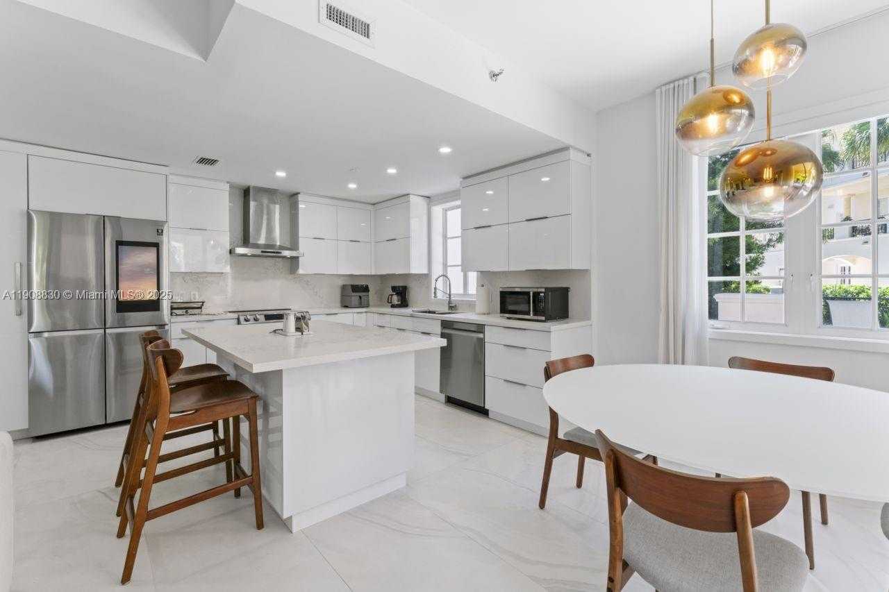 Small Image of 19217 FISHER ISLAND DR #19217, Miami Beach Number 11