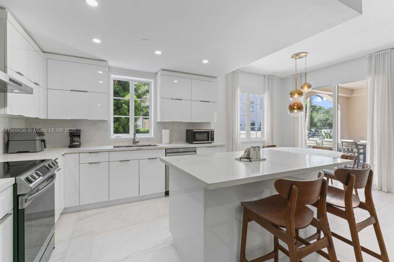 Small Image of 19217 FISHER ISLAND DR #19217, Miami Beach Number 14
