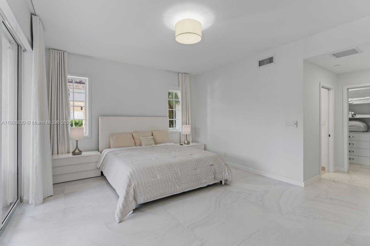 Small Image of 19217 FISHER ISLAND DR #19217, Miami Beach Number 15