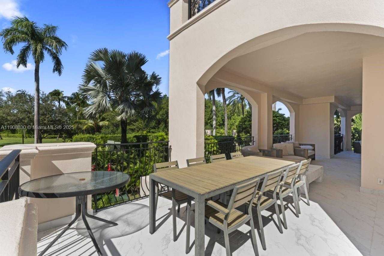 Small Image of 19217 FISHER ISLAND DR #19217, Miami Beach Number 35
