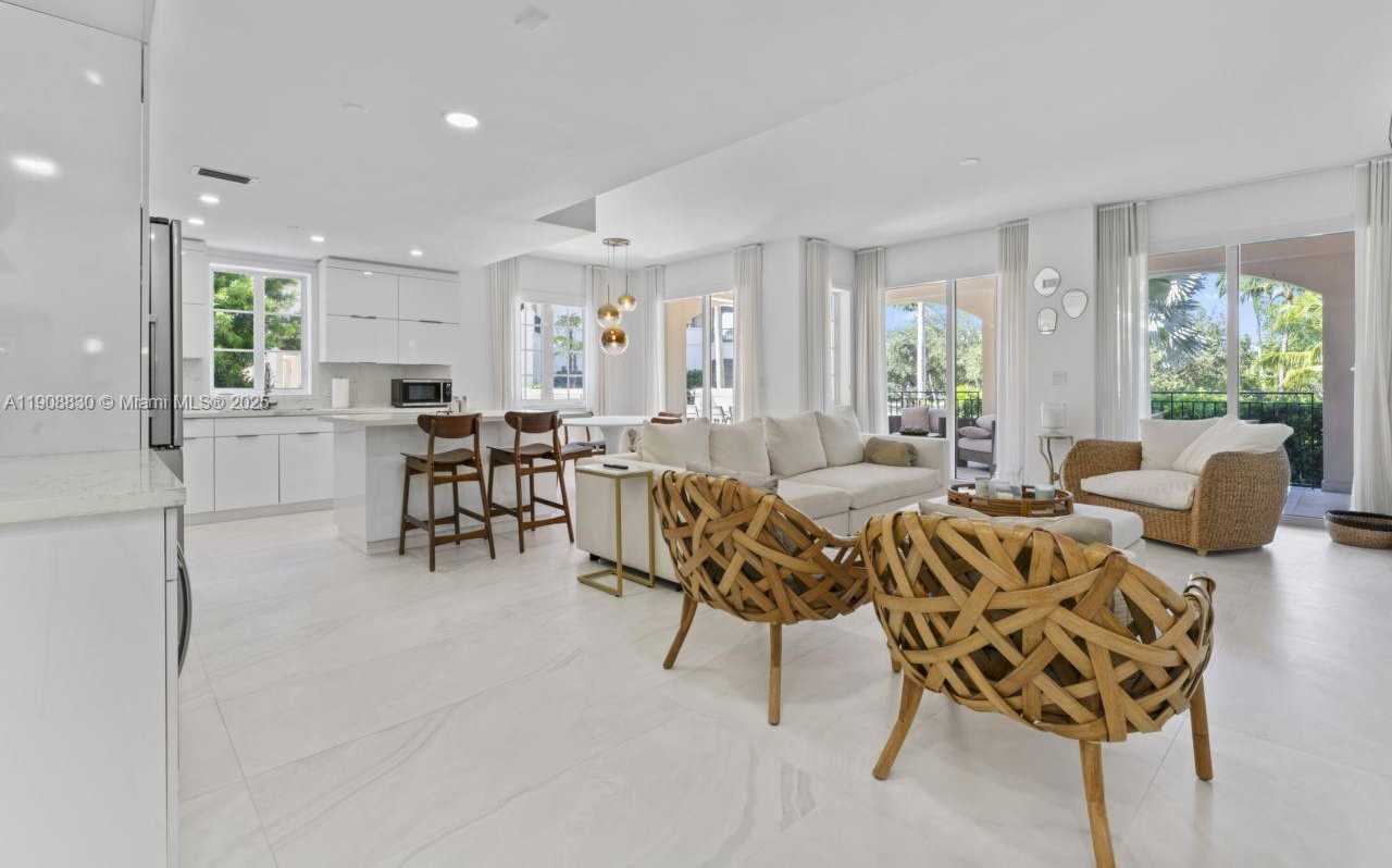 Small Image of 19217 FISHER ISLAND DR #19217, Miami Beach Number 4