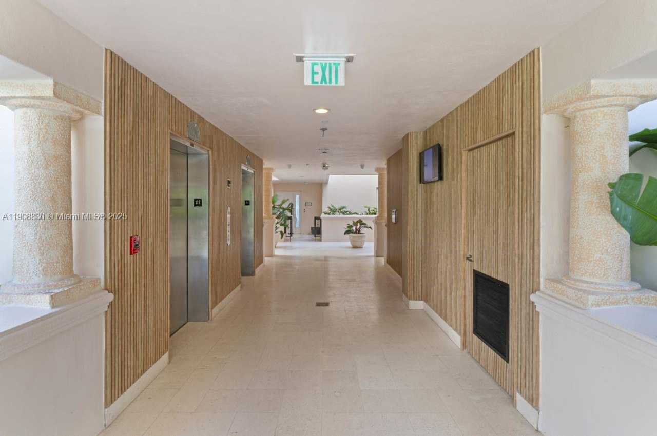 Small Image of 19217 FISHER ISLAND DR #19217, Miami Beach Number 40