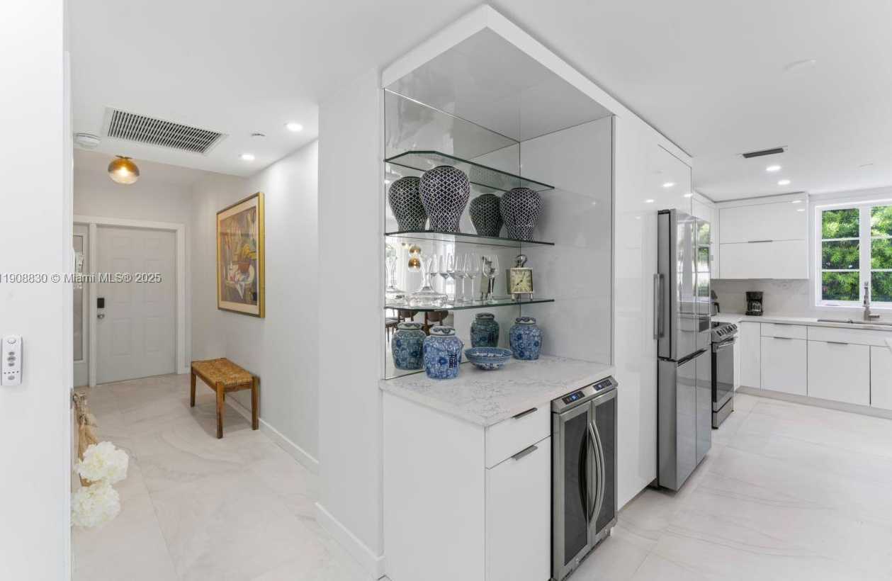 Small Image of 19217 FISHER ISLAND DR #19217, Miami Beach Number 6