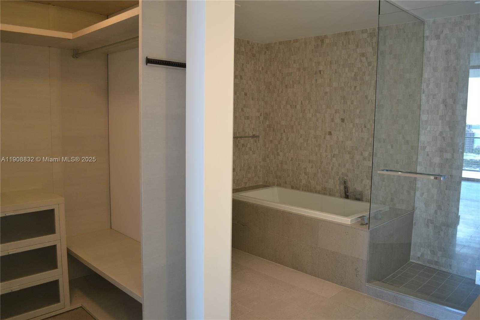 Small Image of 68 SOUTH EAST 6TH ST #1709, Miami Number 16