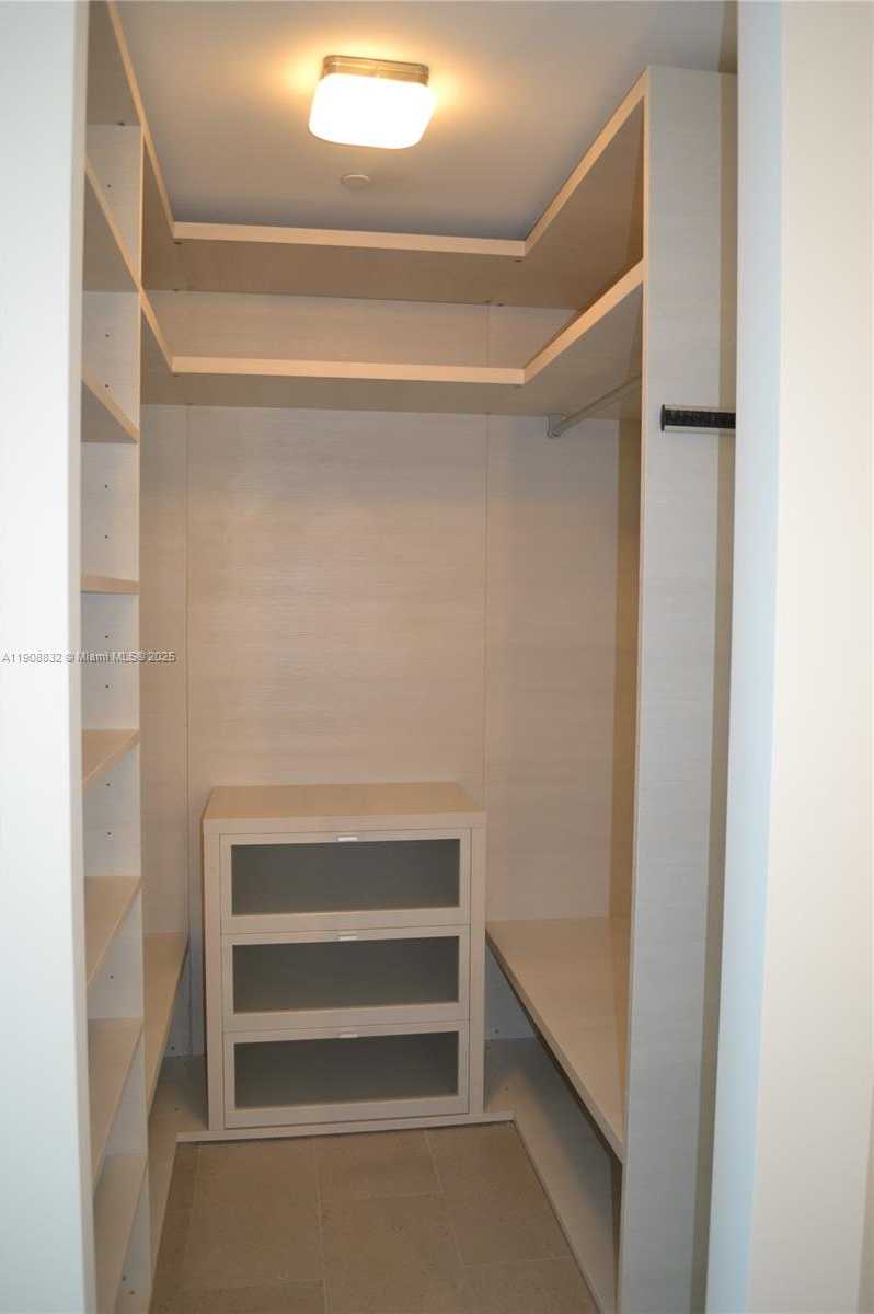 Small Image of 68 SOUTH EAST 6TH ST #1709, Miami Number 18