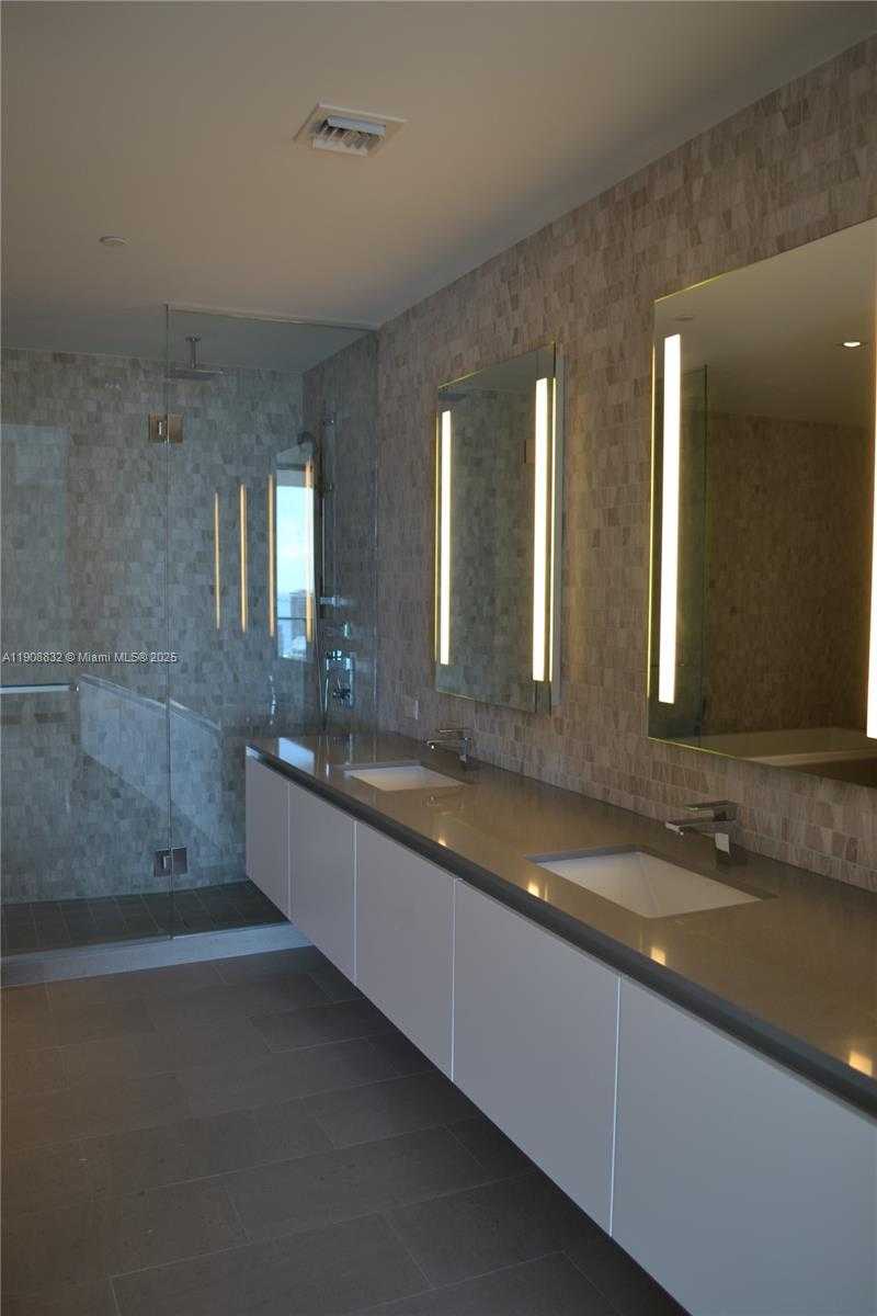 Small Image of 68 SOUTH EAST 6TH ST #1709, Miami Number 19