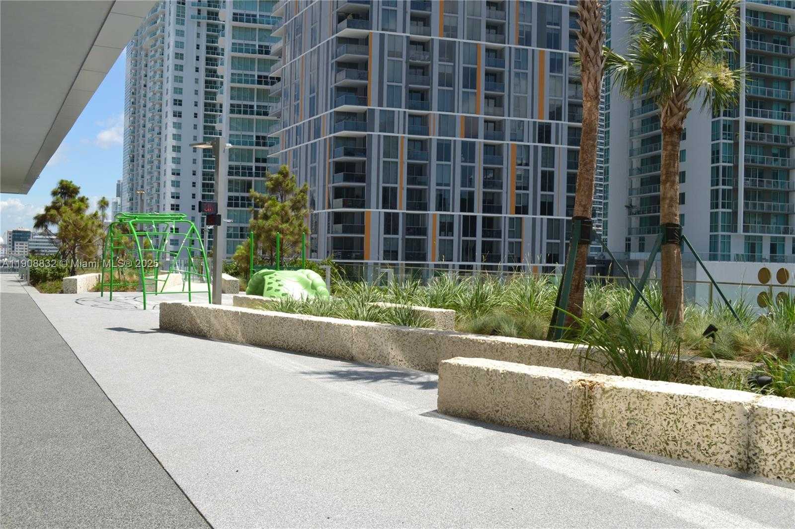 Small Image of 68 SOUTH EAST 6TH ST #1709, Miami Number 32