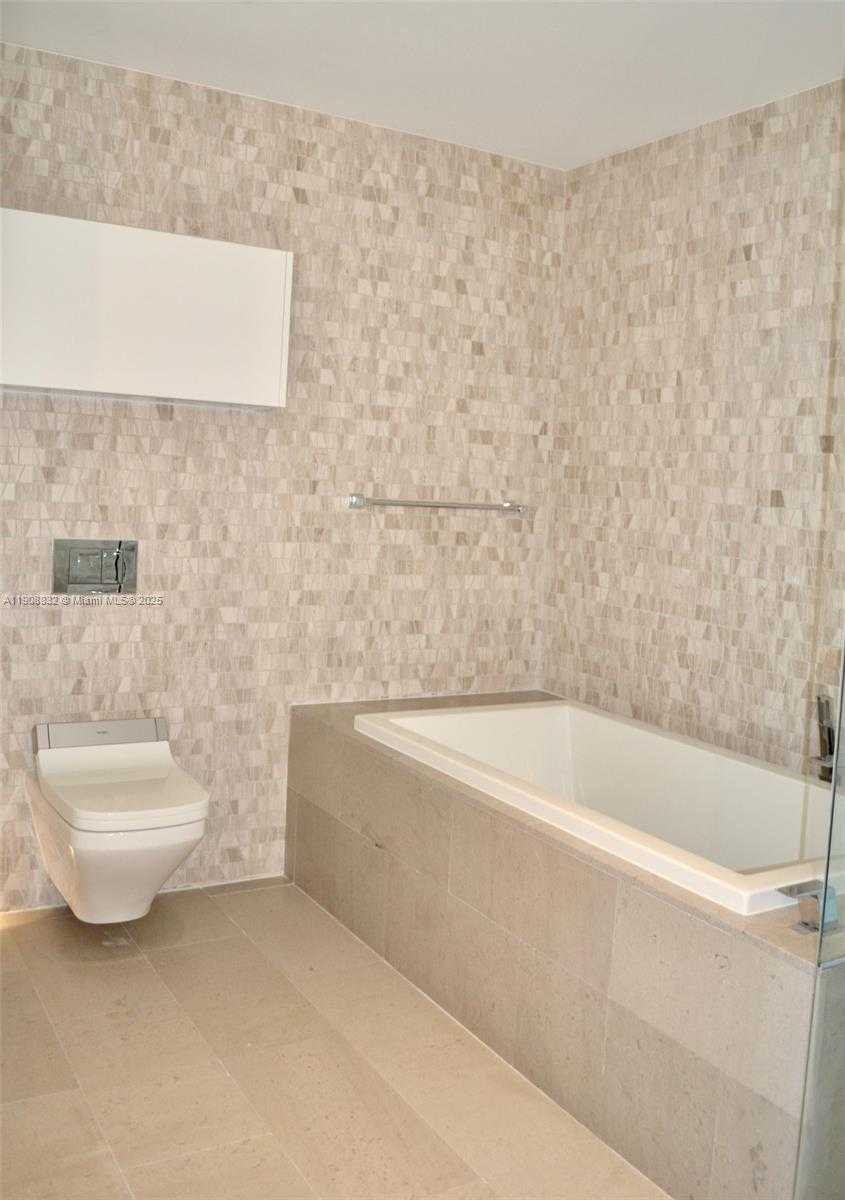 Small Image of 68 SOUTH EAST 6TH ST #1709, Miami Number 5