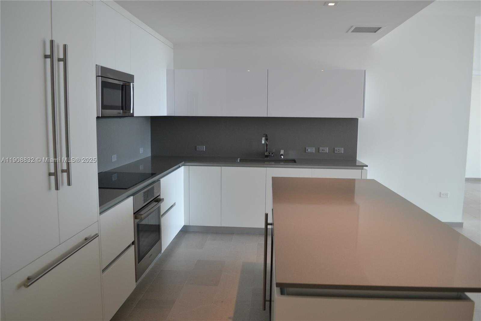 Small Image of 68 SOUTH EAST 6TH ST #1709, Miami Number 8