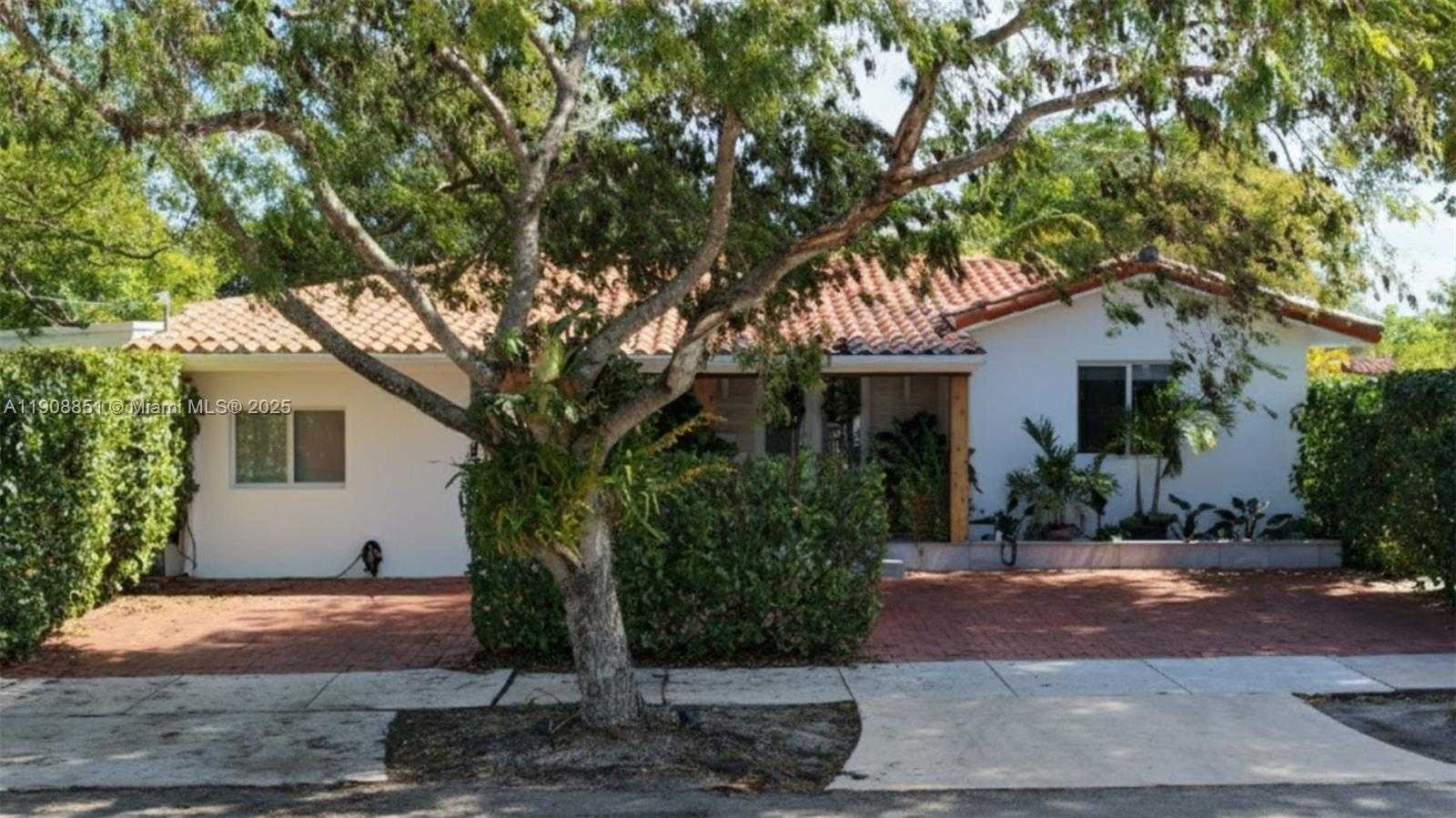 Small Image of 1345 SOUTH WEST 60TH CT, West Miami Number 1