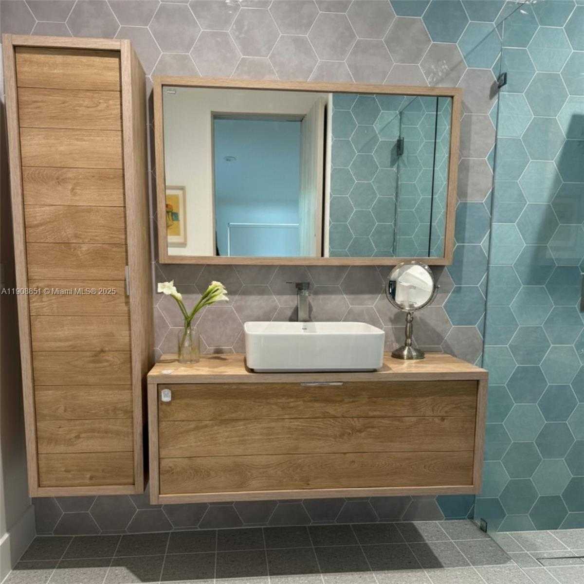 Small Image of 1345 SOUTH WEST 60TH CT, West Miami Number 14