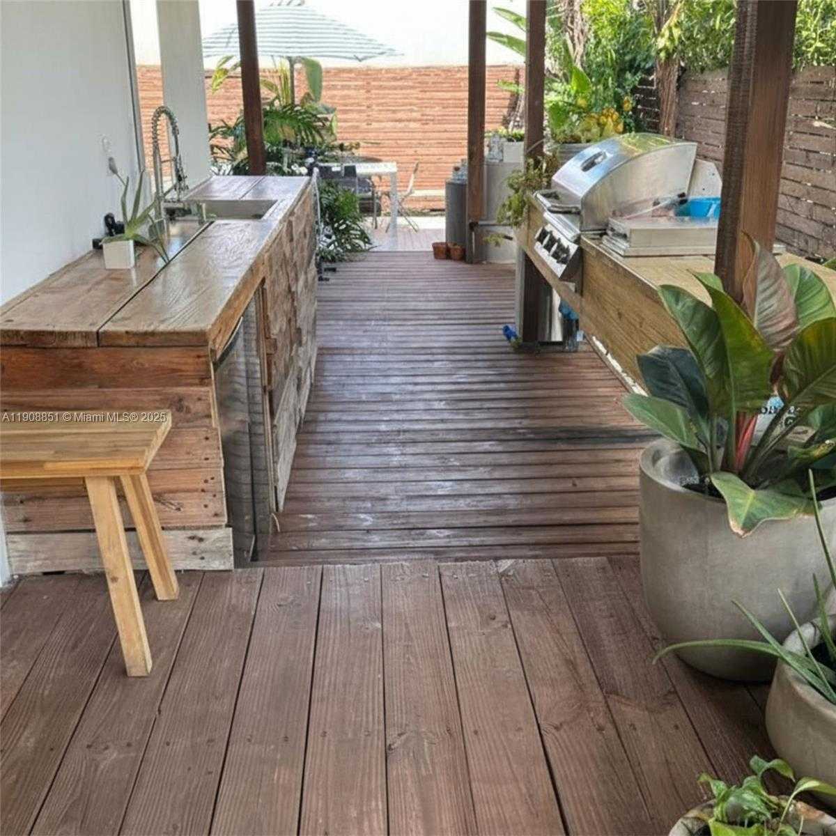 Small Image of 1345 SOUTH WEST 60TH CT, West Miami Number 2