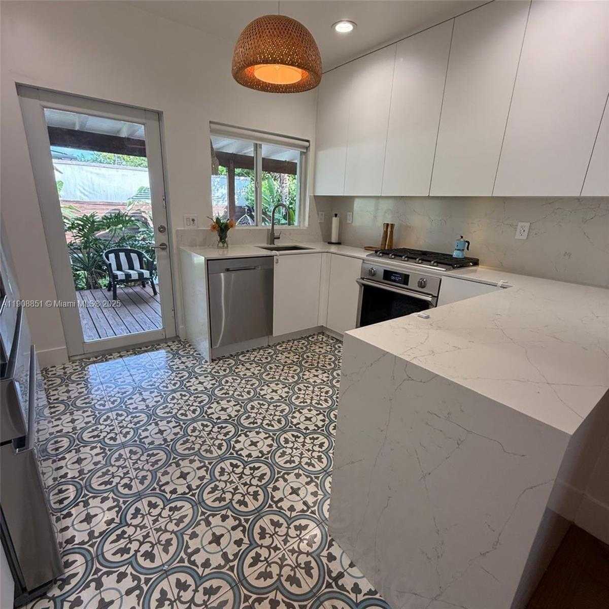 Small Image of 1345 SOUTH WEST 60TH CT, West Miami Number 5