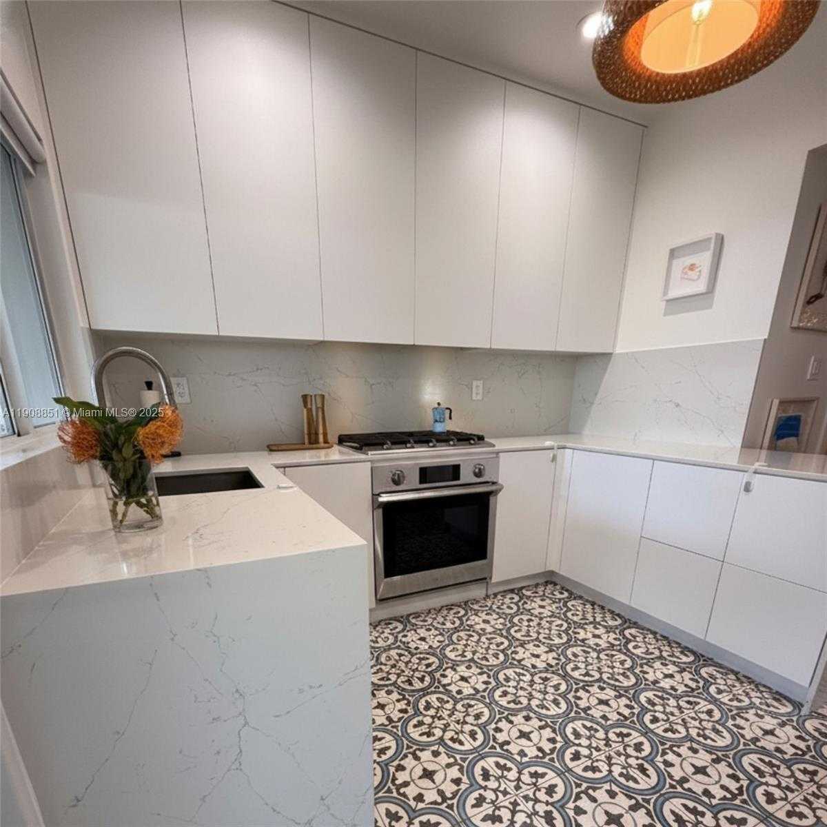 Small Image of 1345 SOUTH WEST 60TH CT, West Miami Number 6