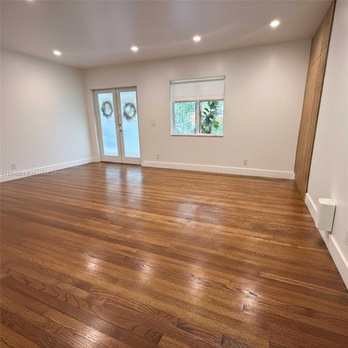 Small Image of 1345 SOUTH WEST 60TH CT, West Miami Number 8