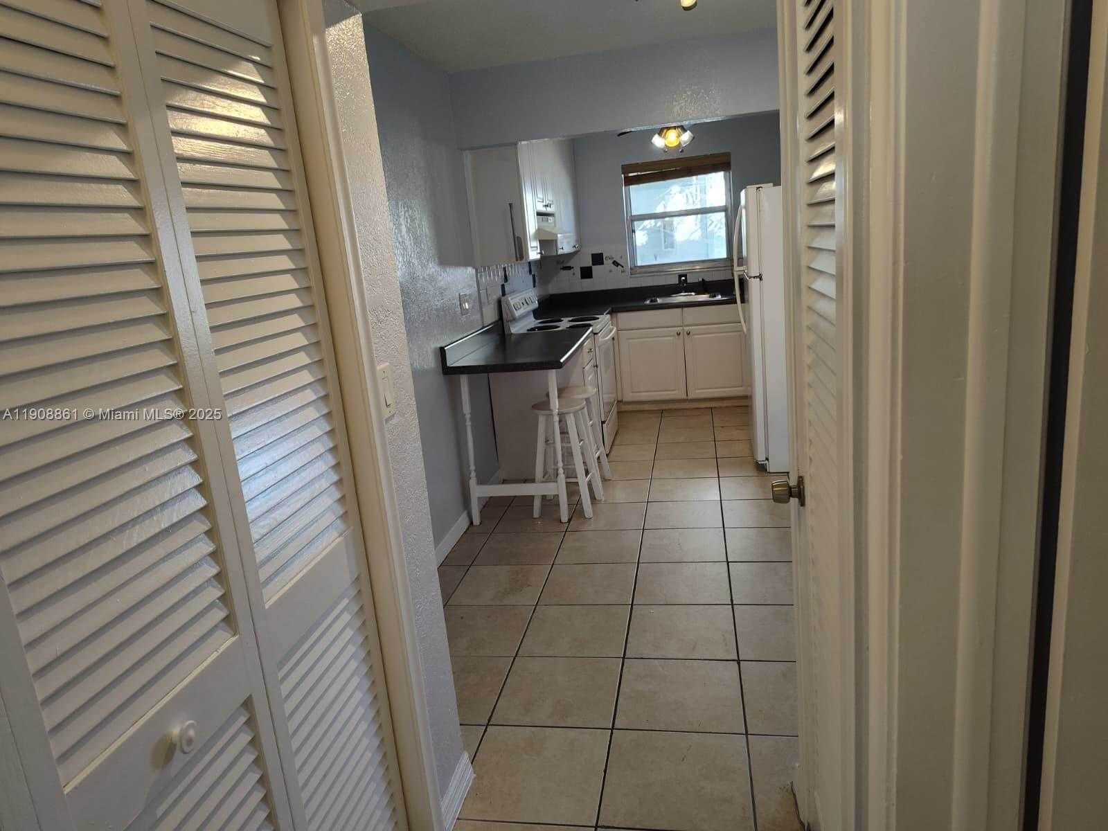 Small Image of Hallandale Beach Number 17