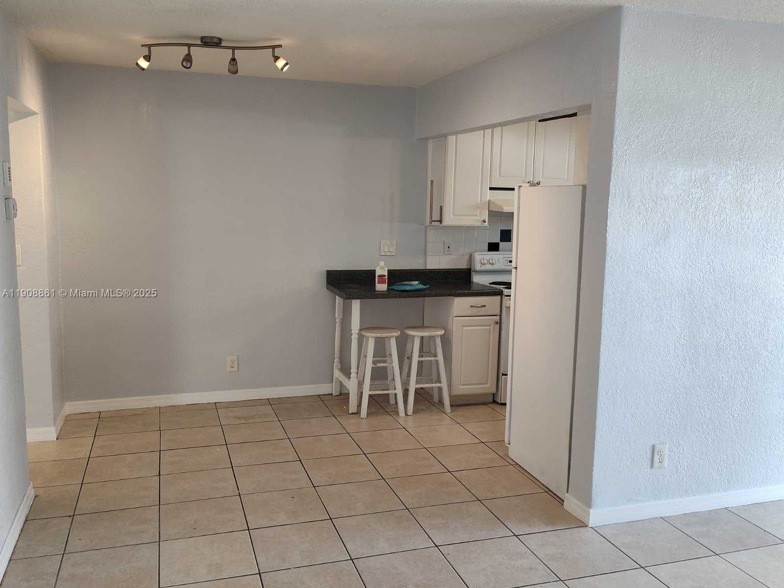 Small Image of Hallandale Beach Number 5